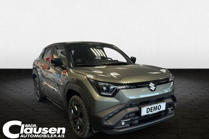 Grå Suzuki eVitara fra 2026 set udefra