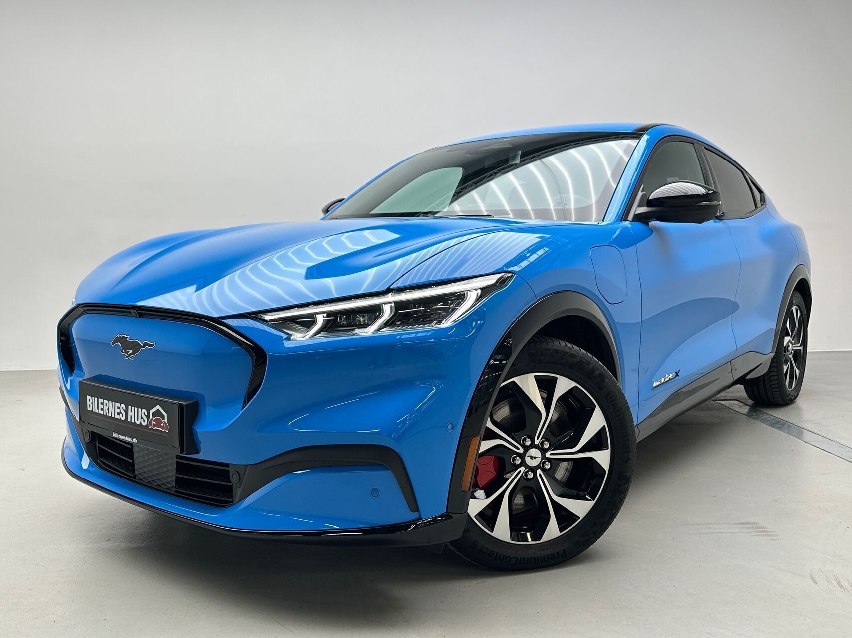 Blå Ford Mustang Mach-E fra 2025