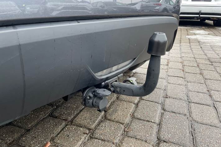 Grå Toyota Yaris fra 2020