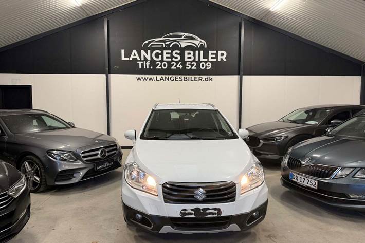 Hvid Suzuki S-Cross fra 2015