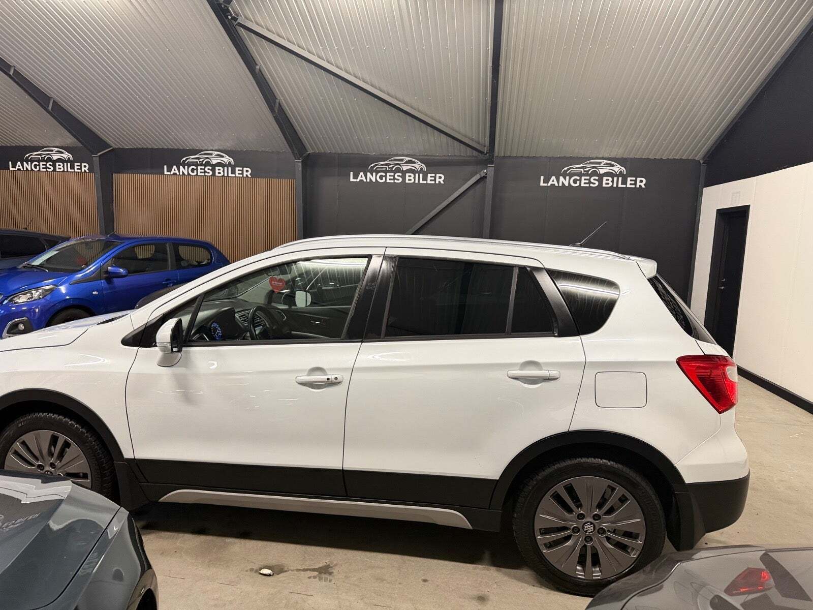 Hvid Suzuki S-Cross fra 2015