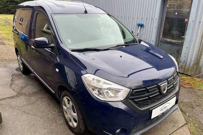 Blå Dacia Dokker fra 2017