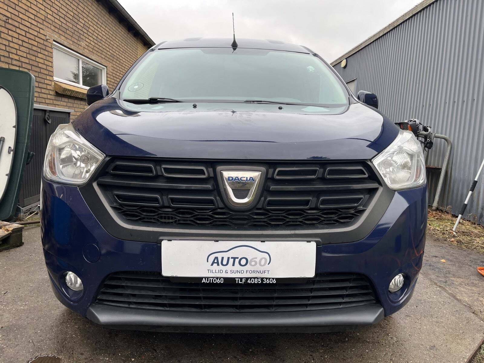 Blå Dacia Dokker fra 2017