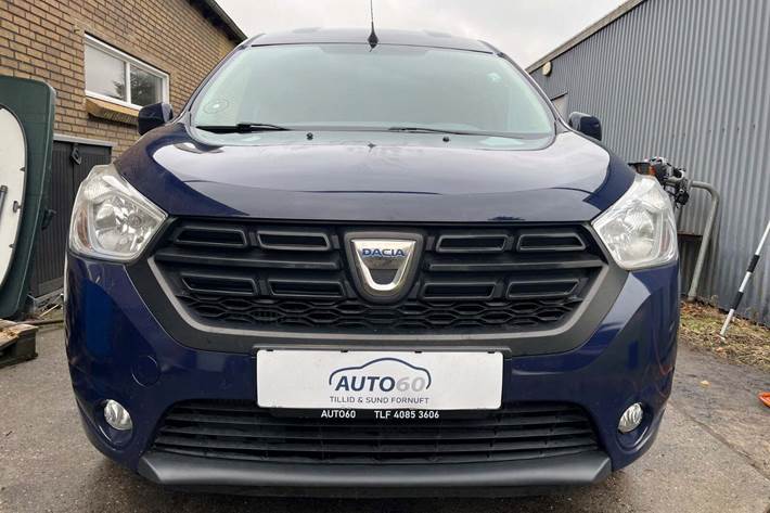 Blå Dacia Dokker fra 2017