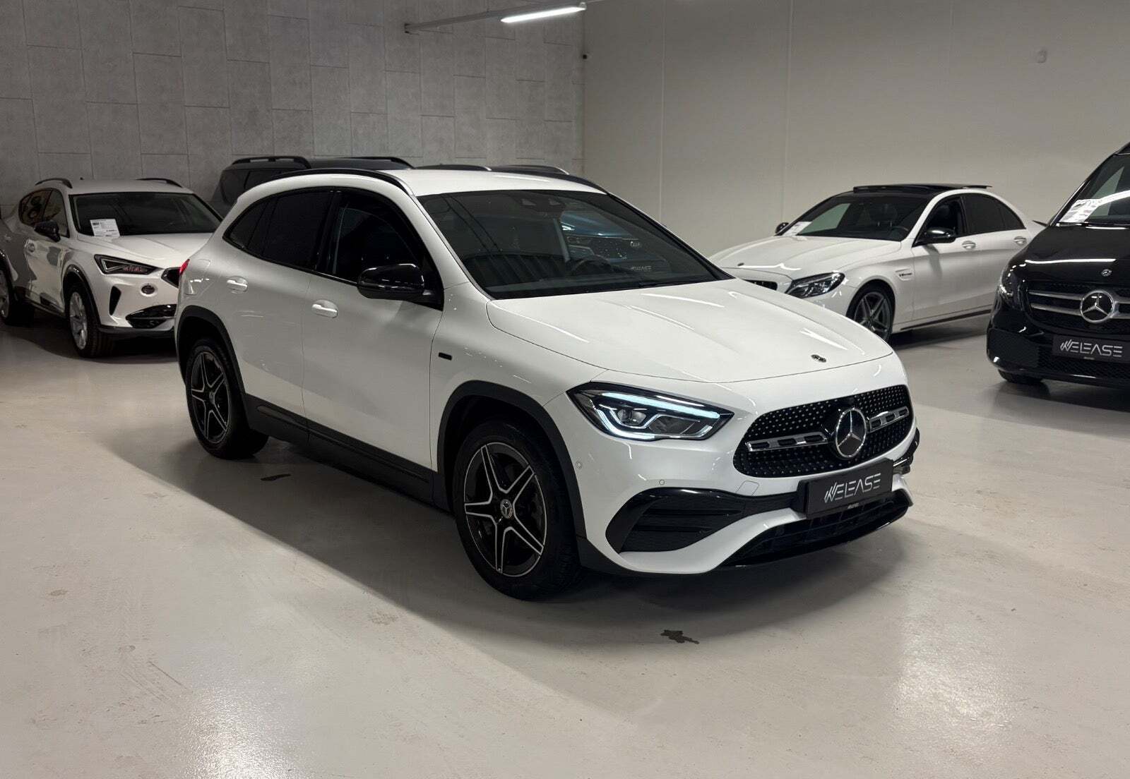 Hvid Mercedes GLA250 e fra 2021
