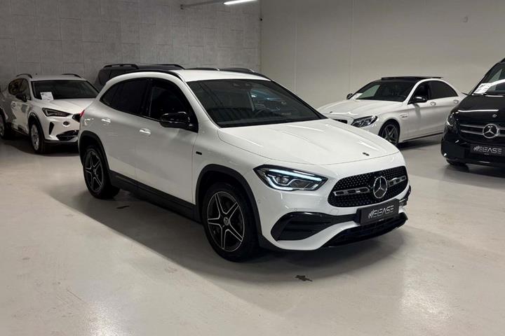 Hvid Mercedes GLA250 e fra 2021