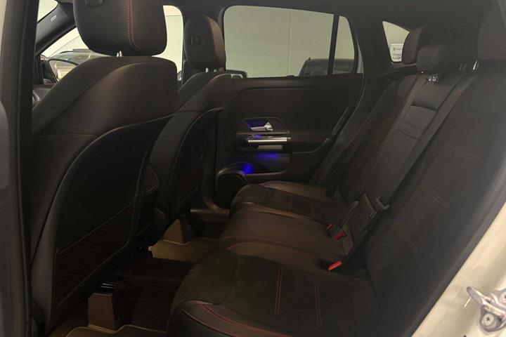 Hvid Mercedes GLA250 e fra 2021