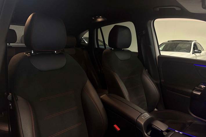 Hvid Mercedes GLA250 e fra 2021