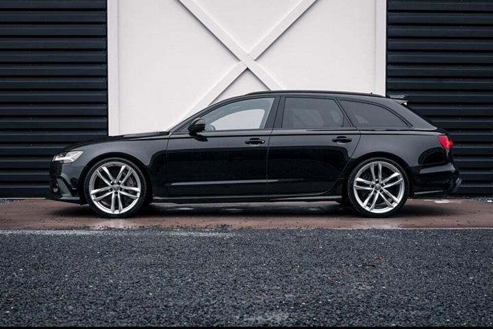 Gul Audi RS6 fra 2015