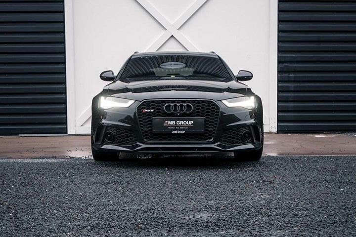 Gul Audi RS6 fra 2015 set udefra