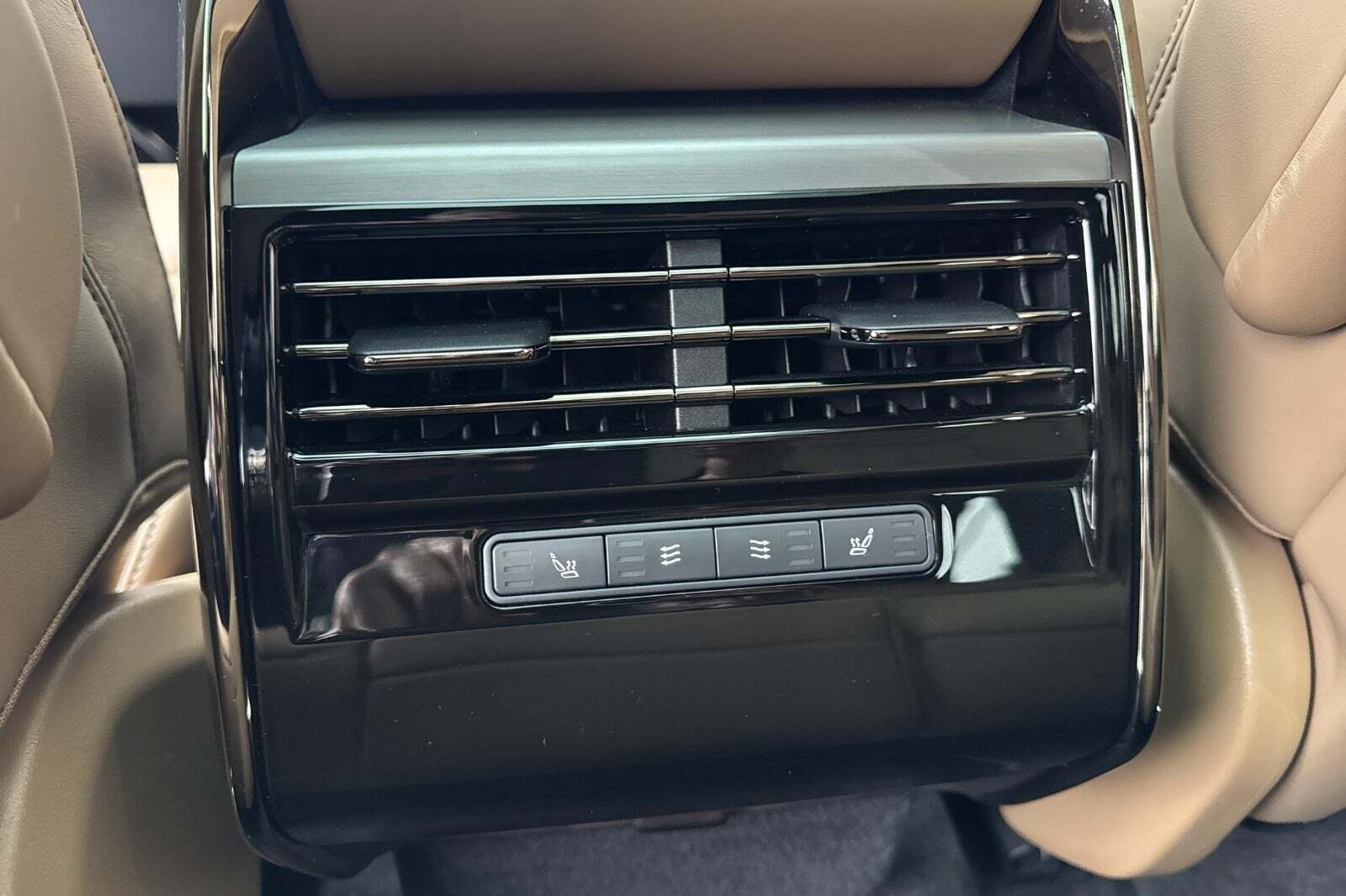 Grå Land Rover Range Rover sport fra 2025