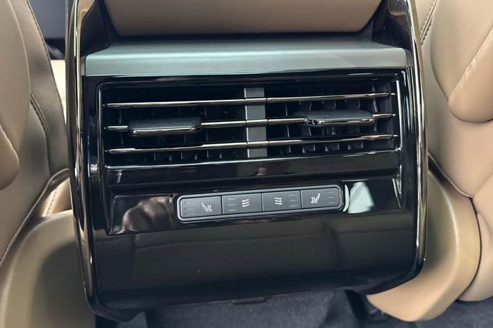 Grå Land Rover Range Rover sport fra 2025