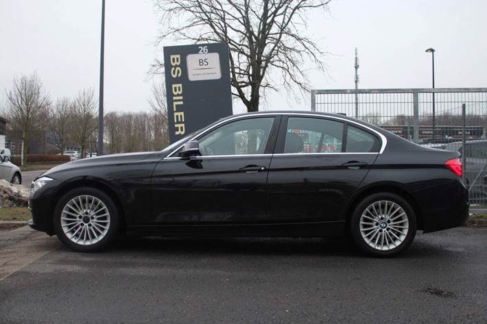 Sort BMW 320d fra 2016