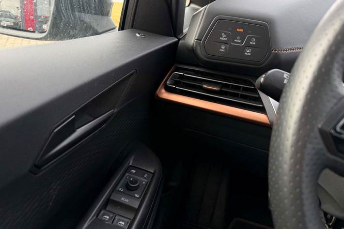 Grå Cupra Born fra 2024