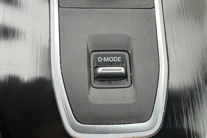 Grå Nissan Qashqai fra 2021