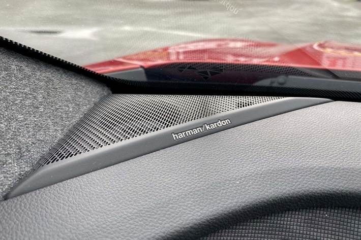 Rød Renault Scenic E-Tech fra 2025