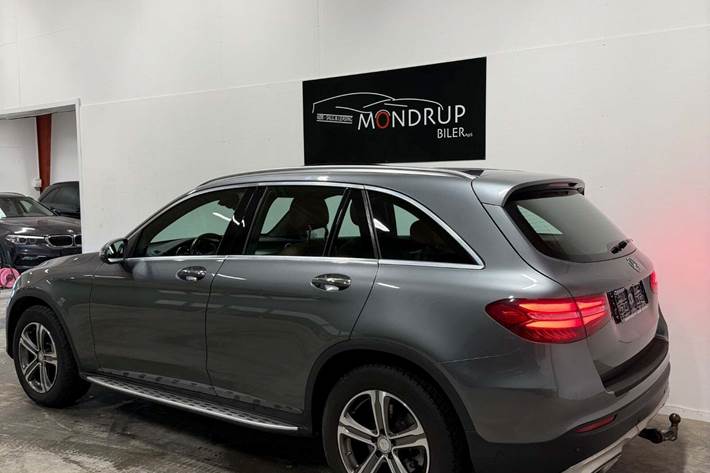 Grå Mercedes GLC250 d fra 2016