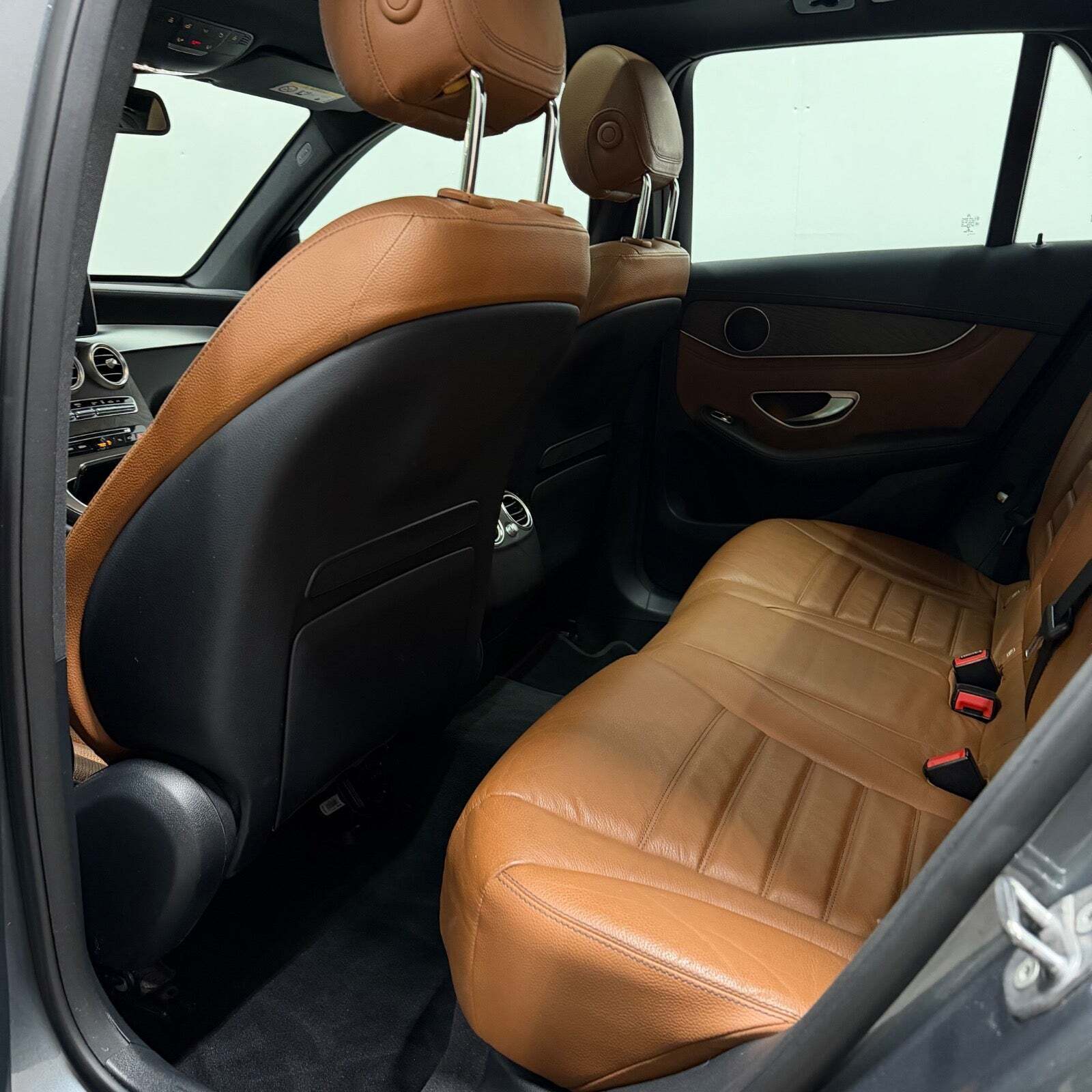 Grå Mercedes GLC250 d fra 2016
