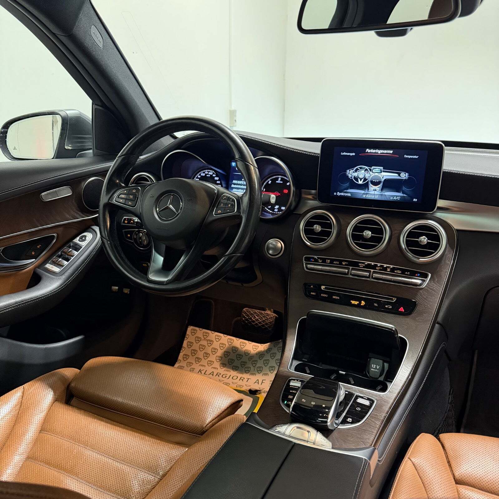 Grå Mercedes GLC250 d fra 2016