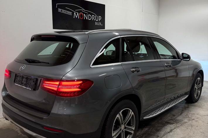 Grå Mercedes GLC250 d fra 2016
