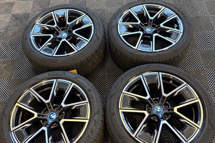 Grøn BMW i4 fra 2022