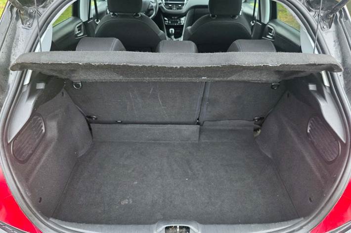 undefined Peugeot 208 fra 2014