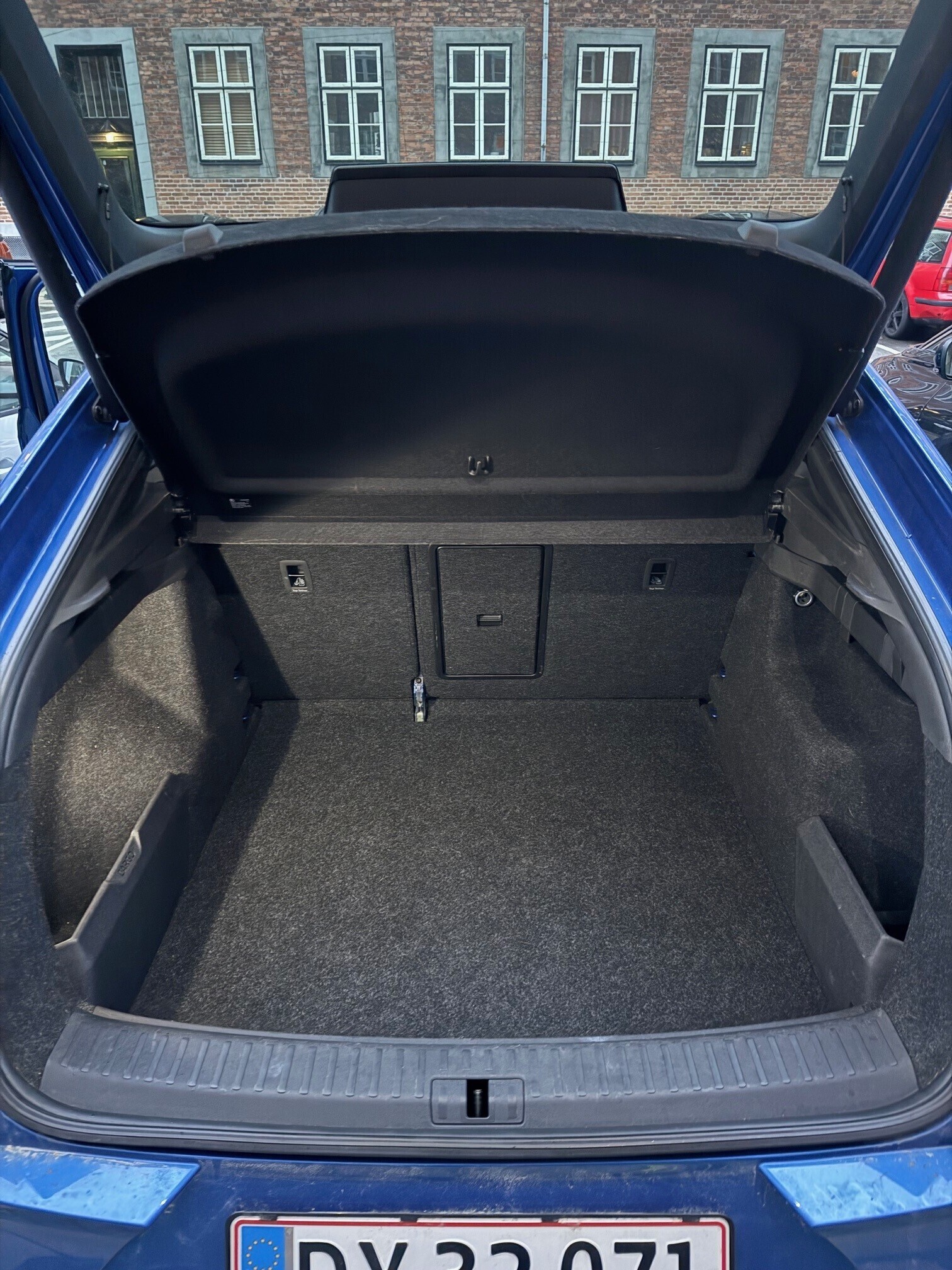 Blå Skoda Enyaq iV fra 2023