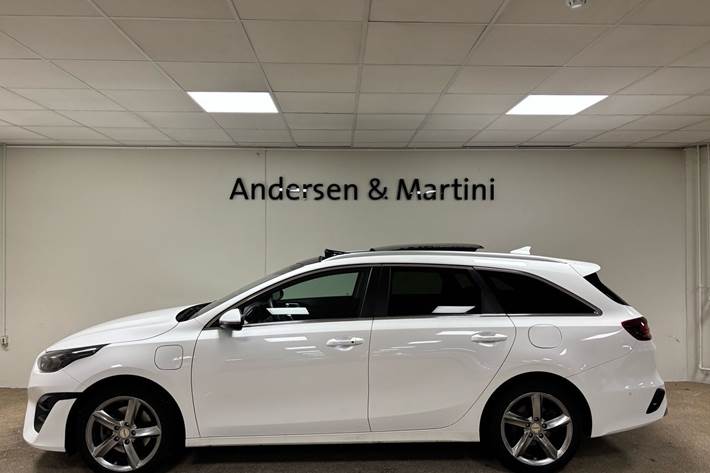 Hvid Kia Ceed fra 2022