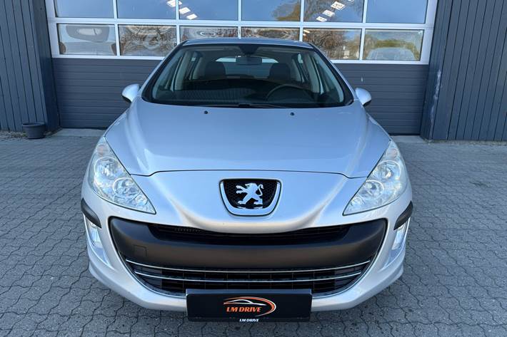 Sølv Peugeot 308 fra 2008