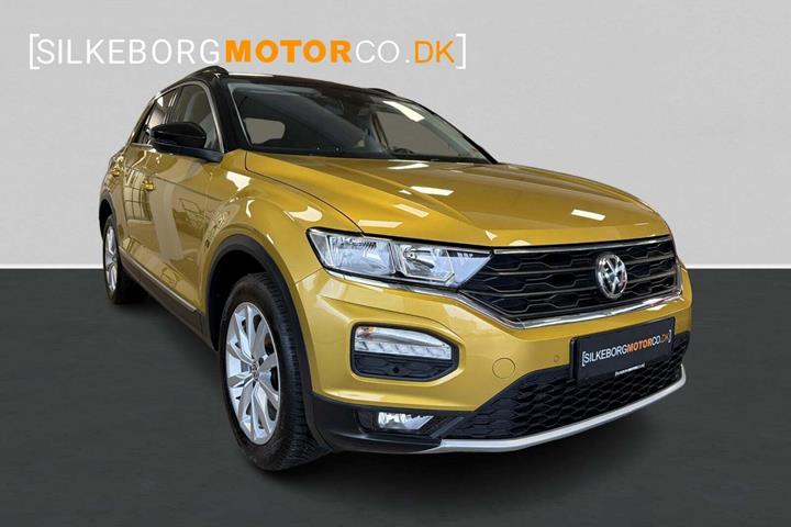 Gul VW T-Roc fra 2019 set udefra