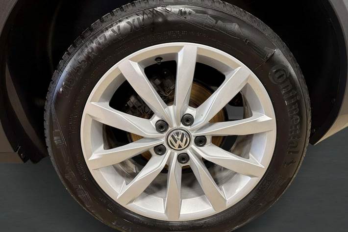 Gul VW T-Roc fra 2019