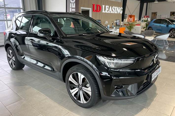 Sort Volvo XC40 fra 2023
