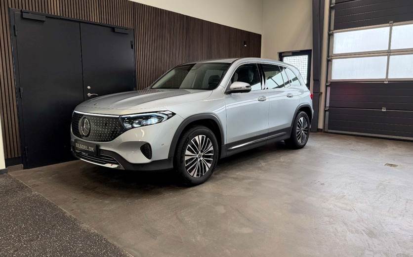 Mercedes EQB250+ Electric Art