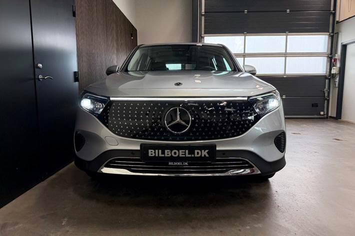 Sølv Mercedes EQB250+ fra 2025