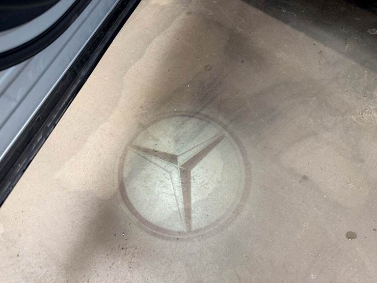 Mercedes EQB250+ Electric Art