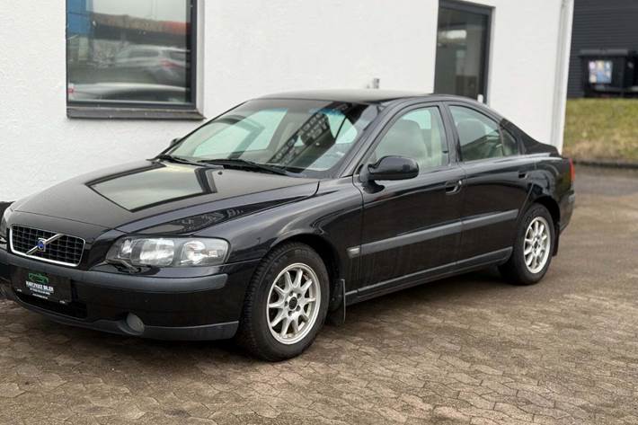 Sort Volvo S60 fra 2002