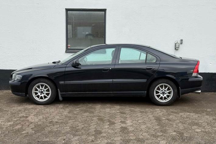 Sort Volvo S60 fra 2002