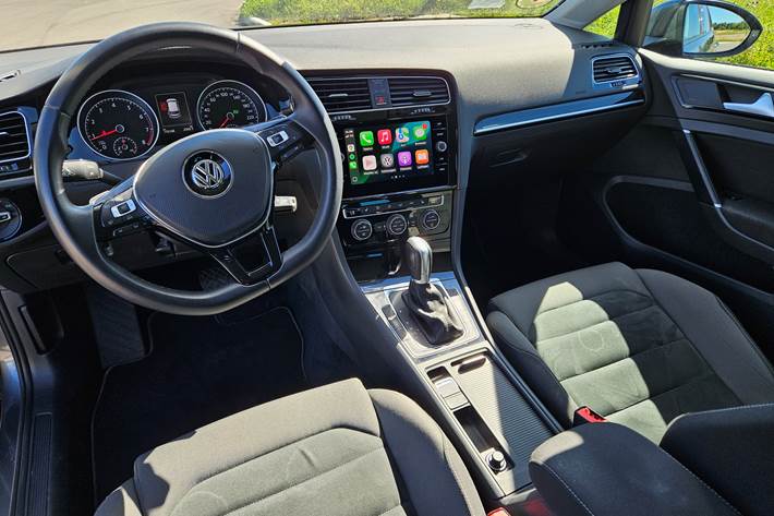 Grå VW Golf fra 2018