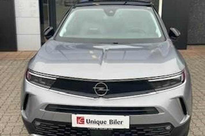 Sort Opel Mokka-e fra 2023