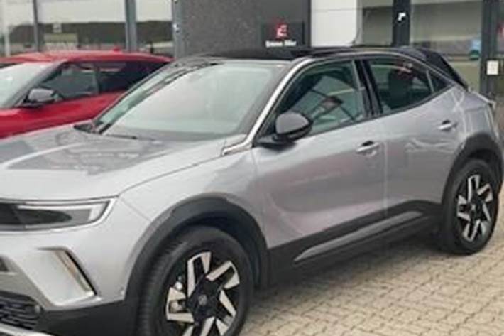 Sort Opel Mokka-e fra 2023