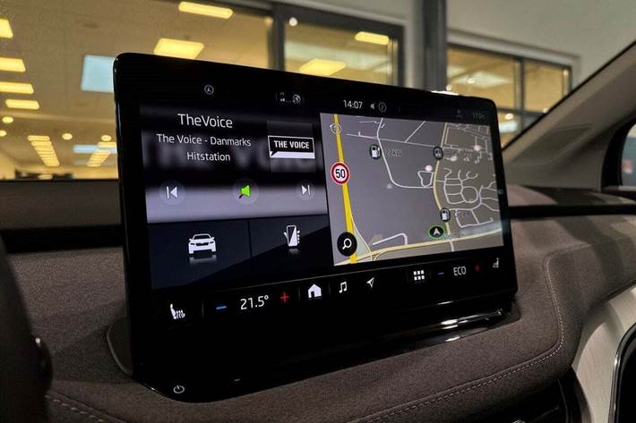 Blå Skoda Enyaq fra 2023