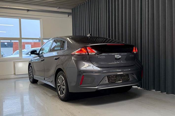 Grå Hyundai Ioniq fra 2021