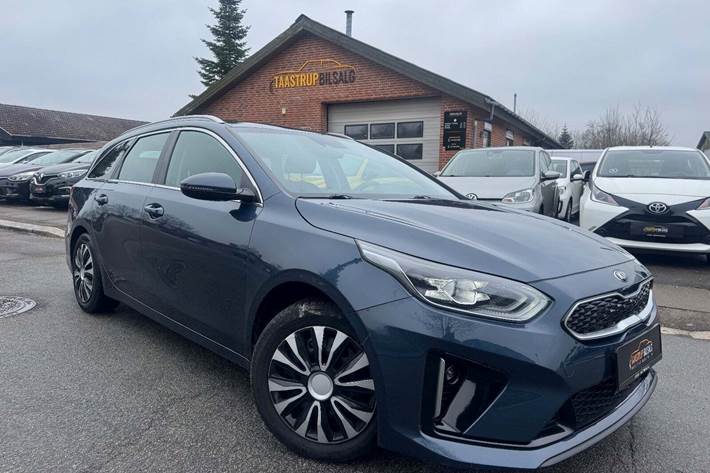undefined Kia Ceed fra 2021 set udefra