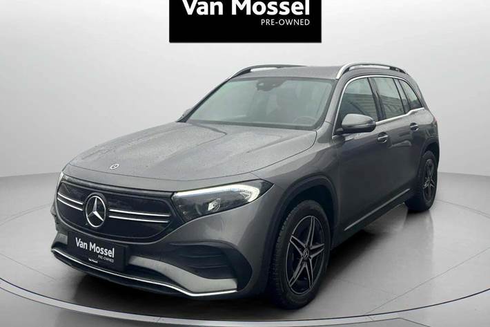 Grå Mercedes EQB250 fra 2023 set udefra