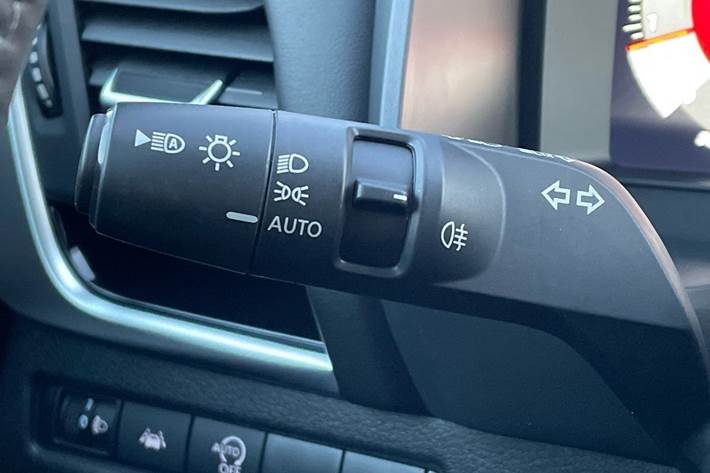 Hvid Nissan Qashqai fra 2023