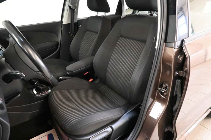 Brun VW Polo fra 2014