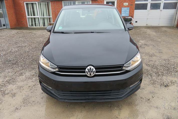 Sort VW Touran fra 2016