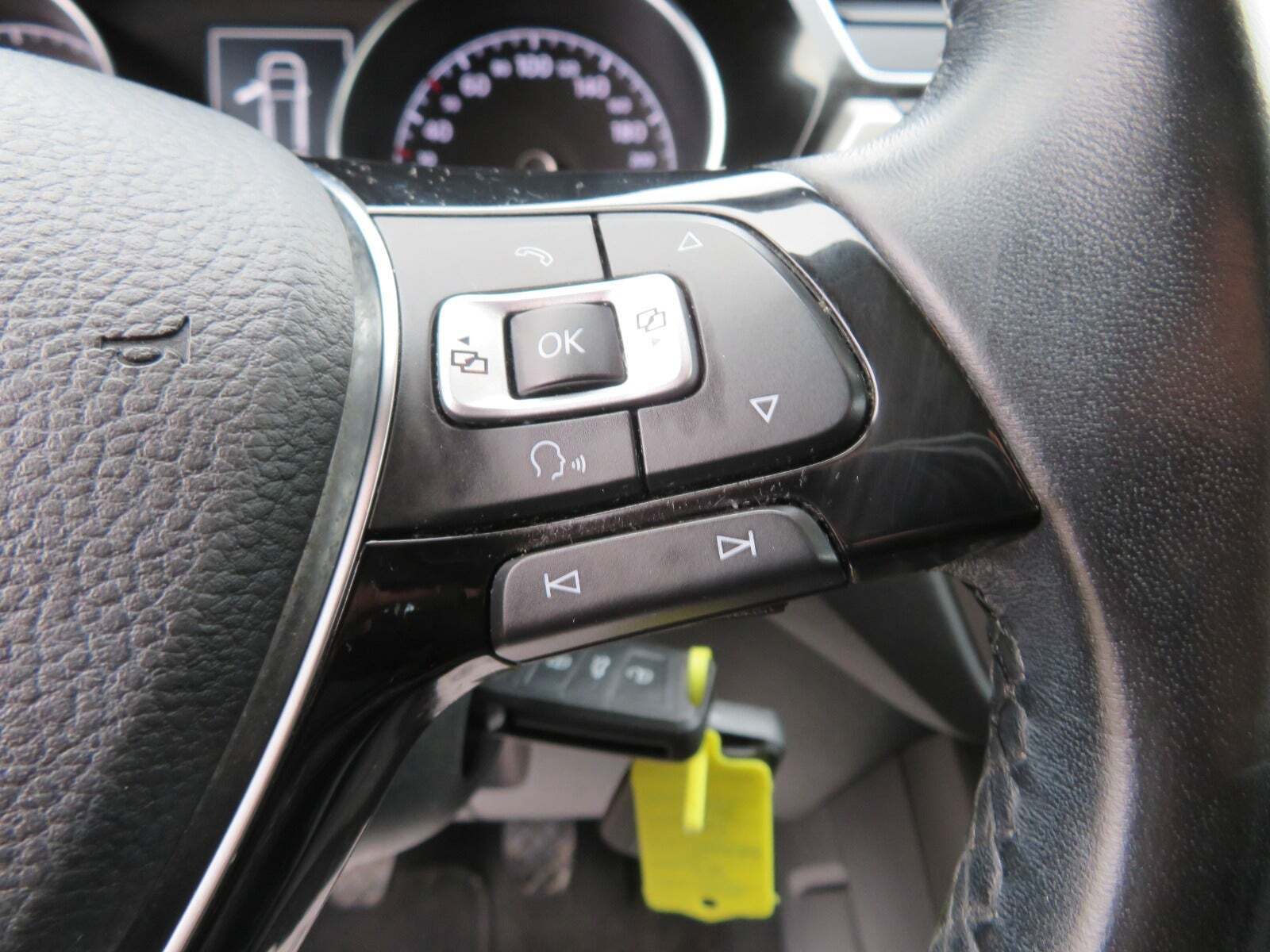 Sort VW Touran fra 2016