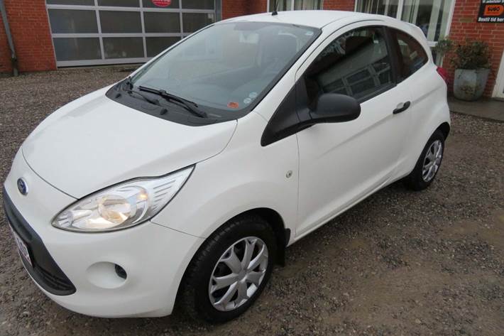 Hvid Ford Ka fra 2014 set udefra