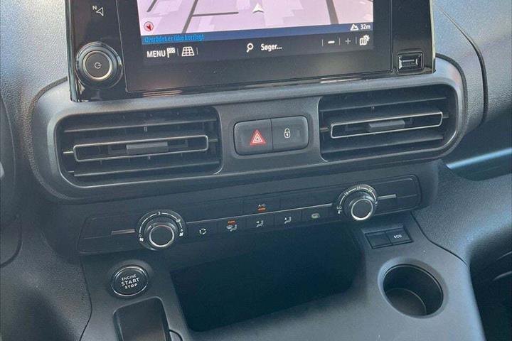 Hvid Opel Combo fra 2023
